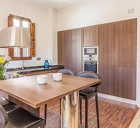 Beautiful House With Terrace Daire